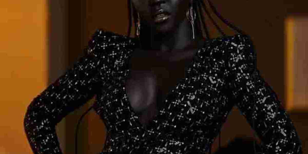 "Queen of Melanin - අඳුරෙන් ආ අභිමානවත් රූපය